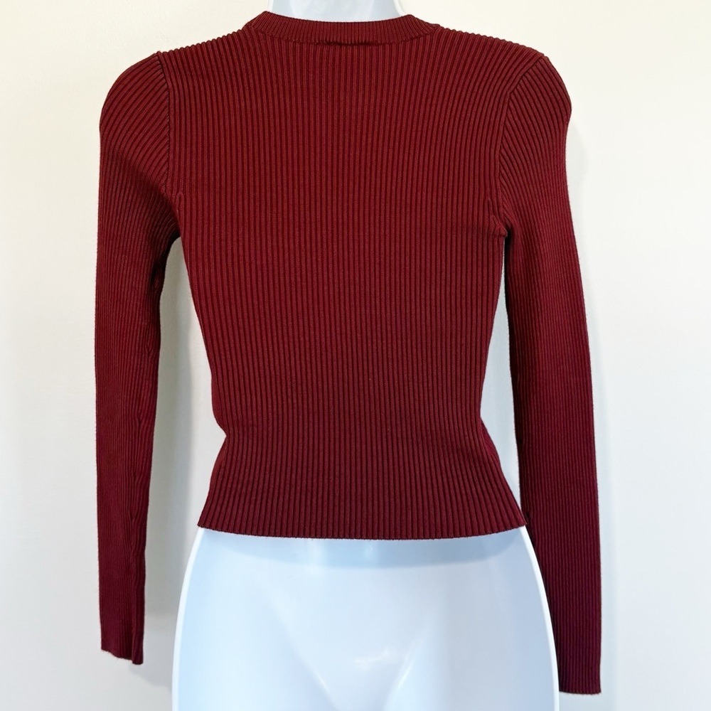 ABERCROMBIE & FITCH Ribbed Scoop Neck Cropped Long Sleeve Top Burgundy XS - Picture 2 of 7